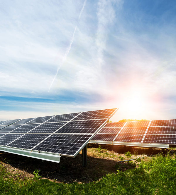 I vantaggi del fotovoltaico su coperture e capannoni industriali